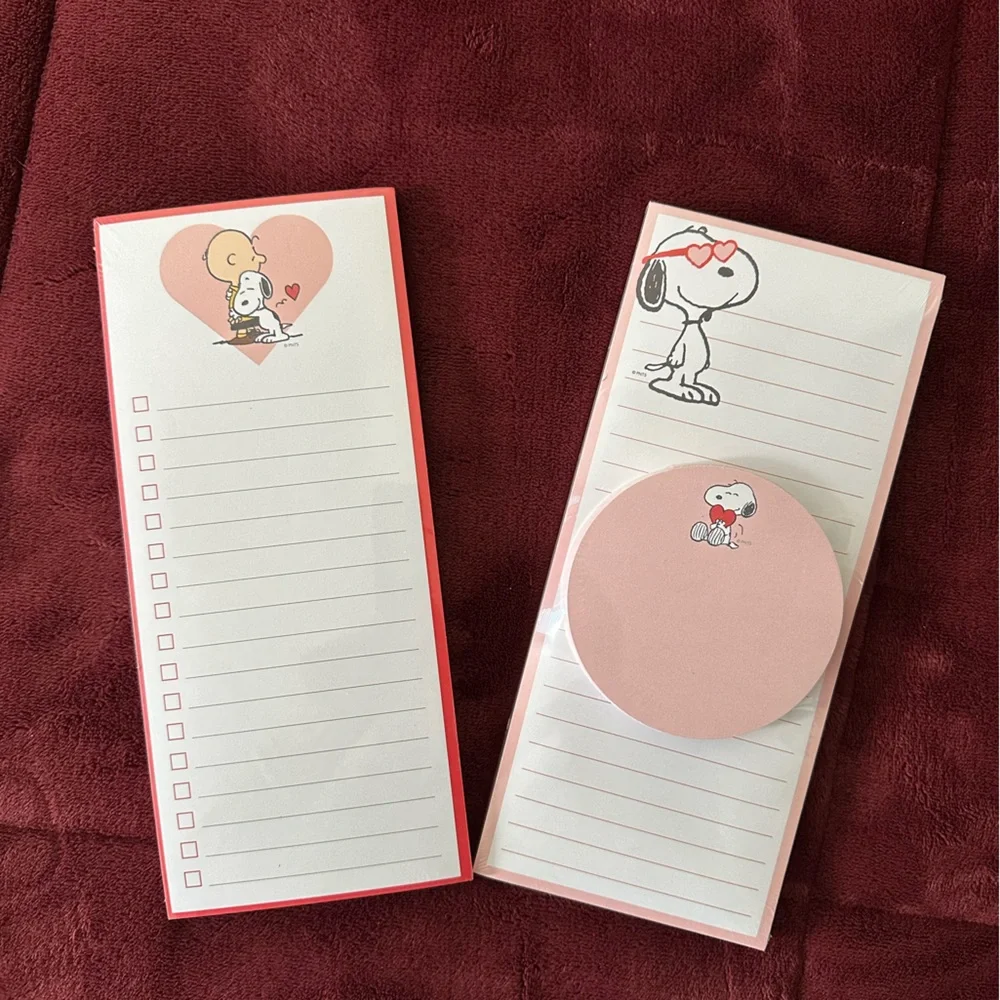 NWT ♥️ Snoopy Notepad Set
Includes 2 pads & 1 has an additional round small pad - Picture 1 of 4